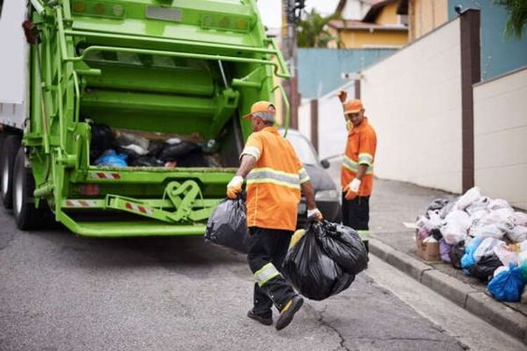 Usaha daur ulang plastik bekas