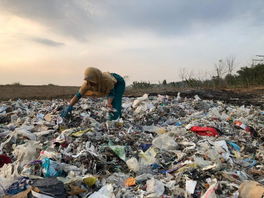 bagaimana mengolah plastik jadi bahan bakar alternatif