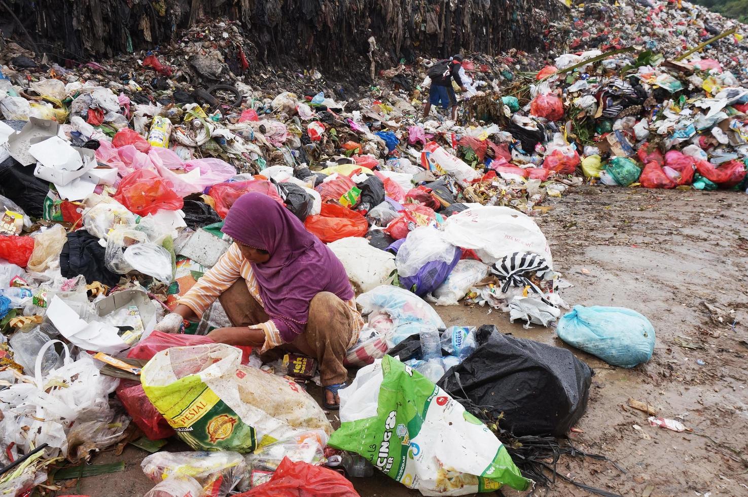 Bagaimana Mengatasi Sampah Plastik, Solusi Praktis!