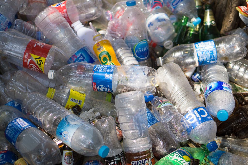Strategi Branding Bisnis Plastik Bekas yang Bisa Bikin Cuan!